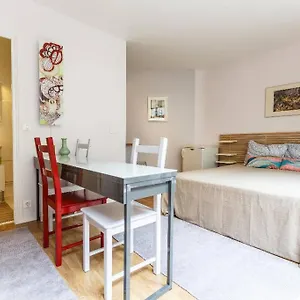 Studio @arc De Triomphe Apartment