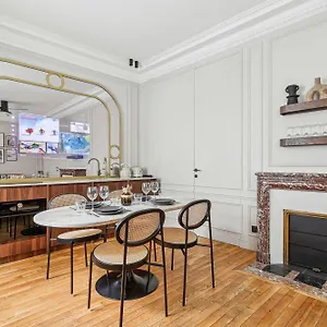 Interior Design - 6p-2br - Tour Eiffel Apartment